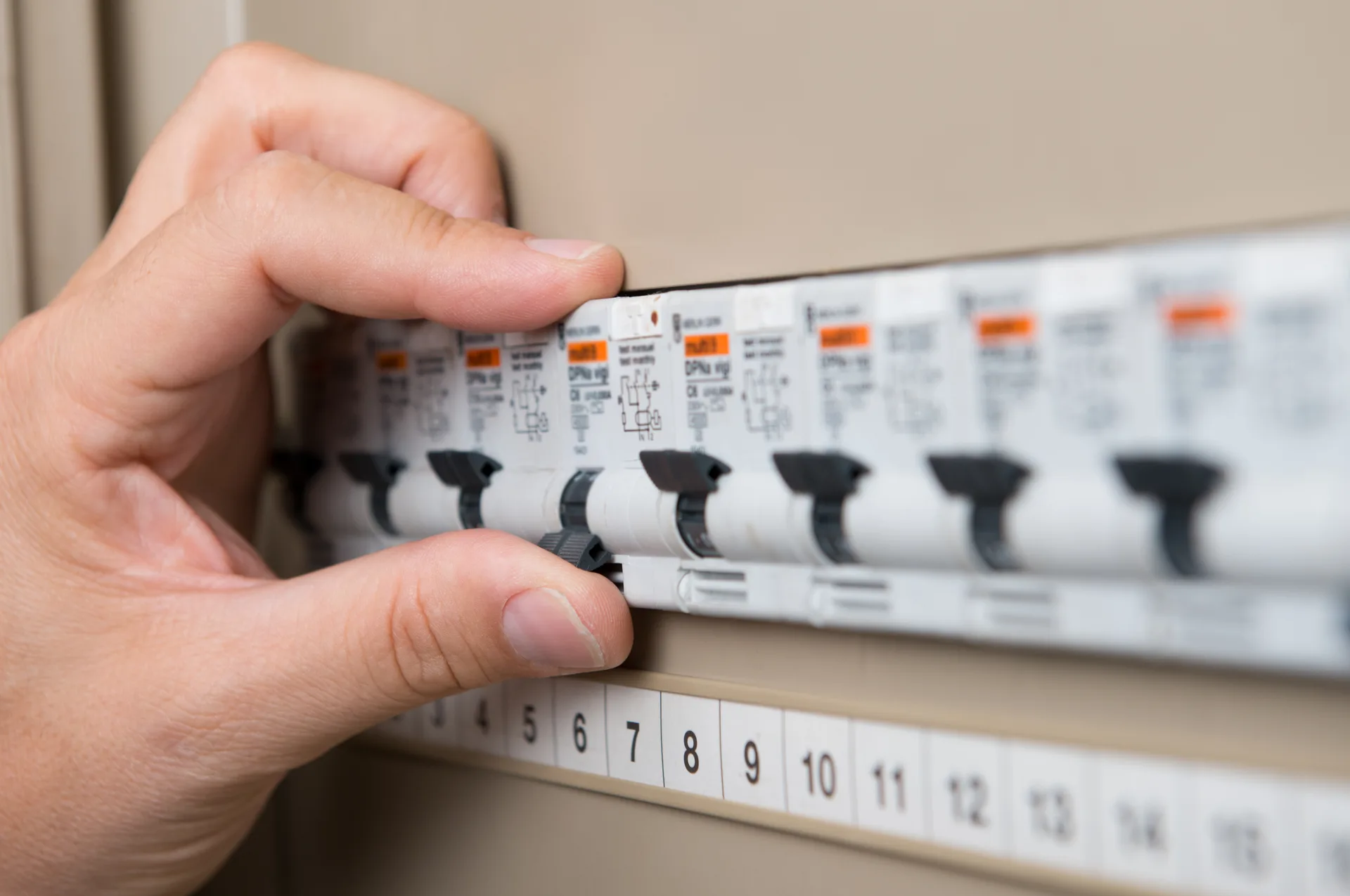 Electrician Bateau Bay, licensed electricians serving Bateau Bay